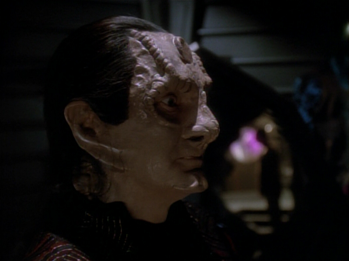 extant_StarTrek_DS9_3x21-TheDieIsCast_03736.jpg