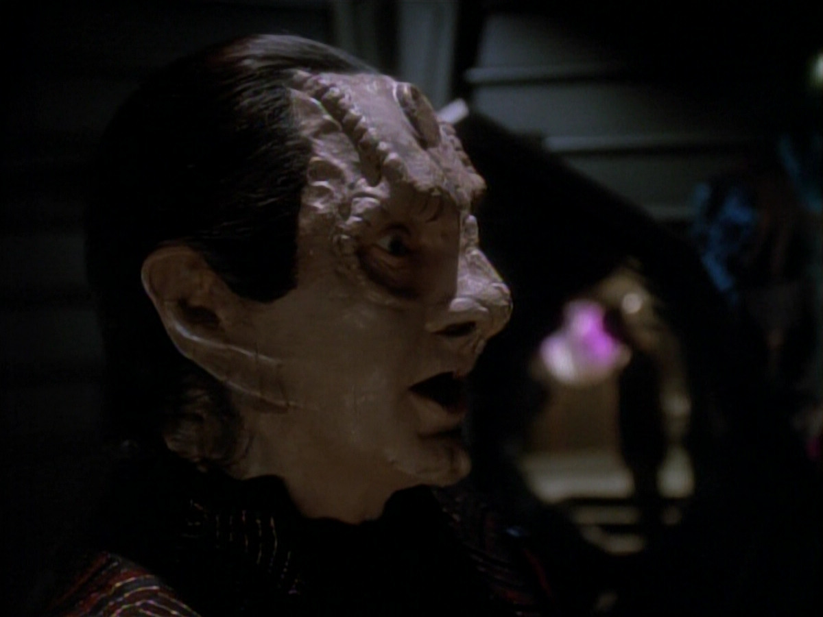 extant_StarTrek_DS9_3x21-TheDieIsCast_03740.jpg