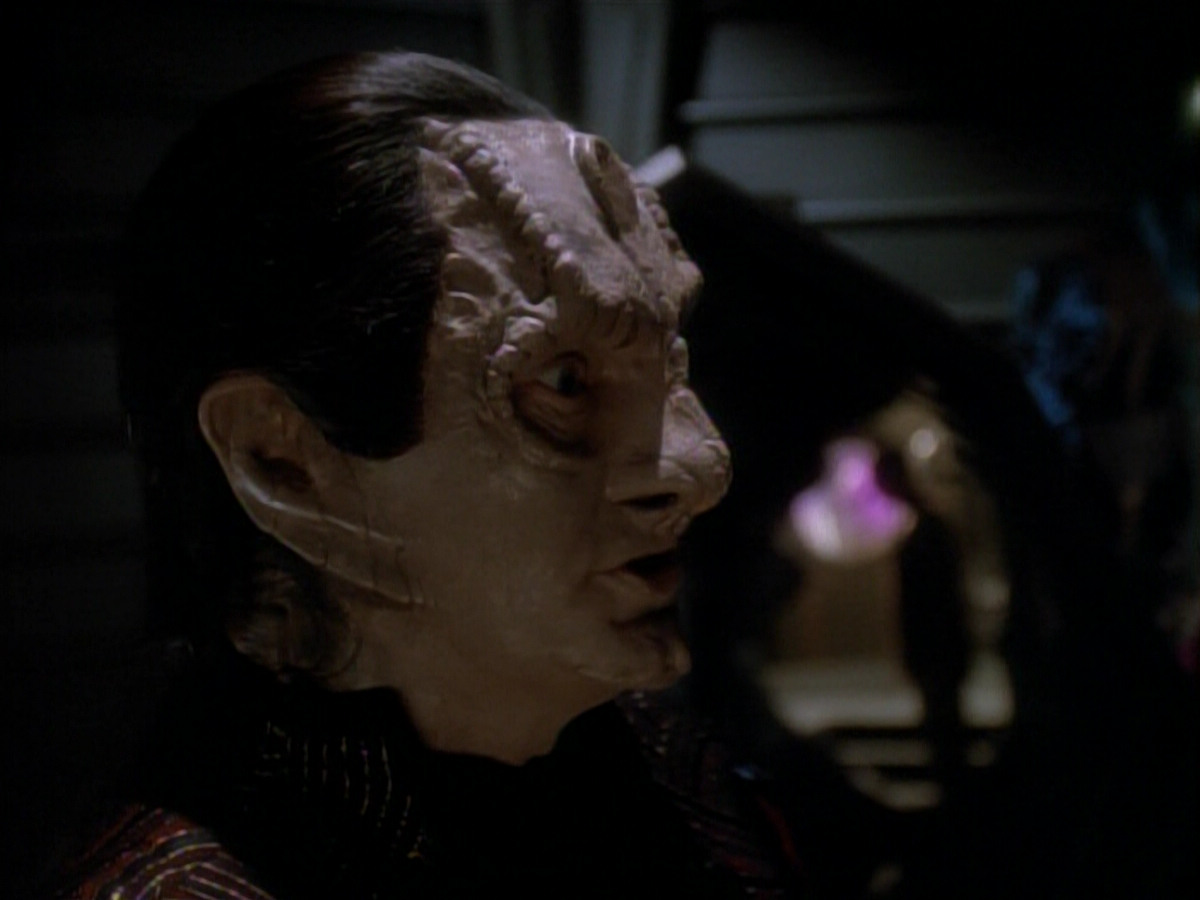 extant_StarTrek_DS9_3x21-TheDieIsCast_03743.jpg