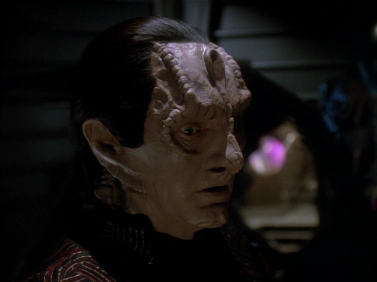 extant_StarTrek_DS9_3x21-TheDieIsCast_03760.jpg