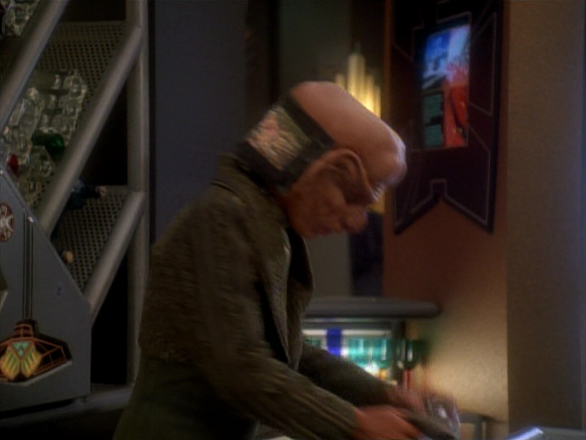 extant_StarTrek_DS9_3x22-Explorers_00088.jpg