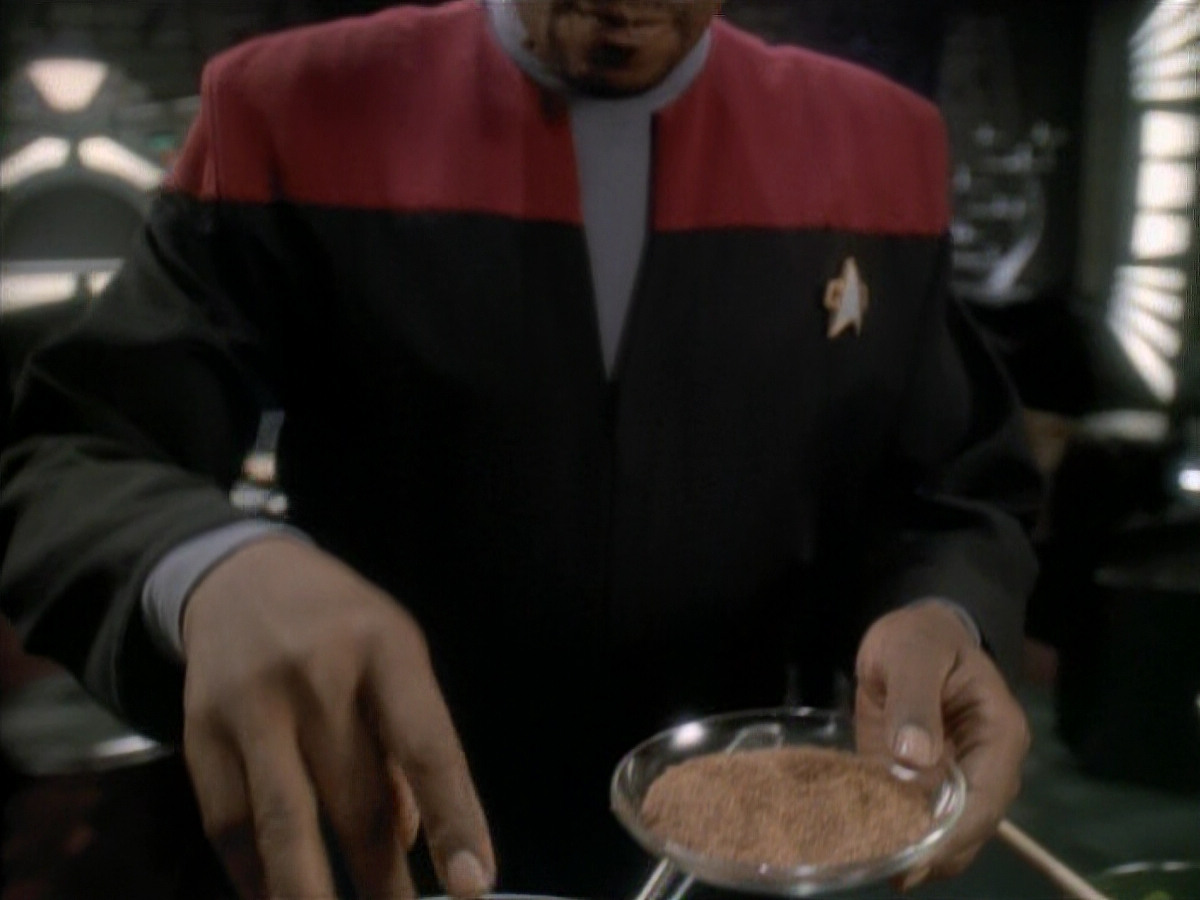 extant_StarTrek_DS9_3x23-FamilyBusiness_00026.jpg