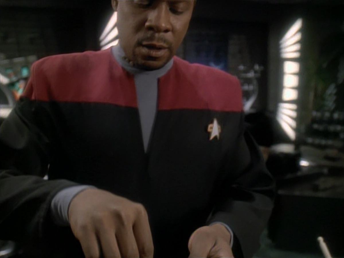 extant_StarTrek_DS9_3x23-FamilyBusiness_00027.jpg