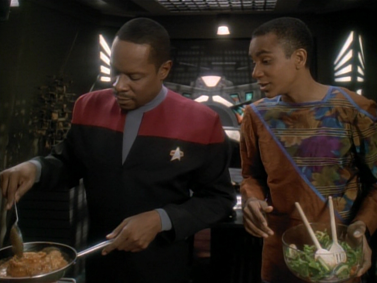extant_StarTrek_DS9_3x23-FamilyBusiness_00055.jpg