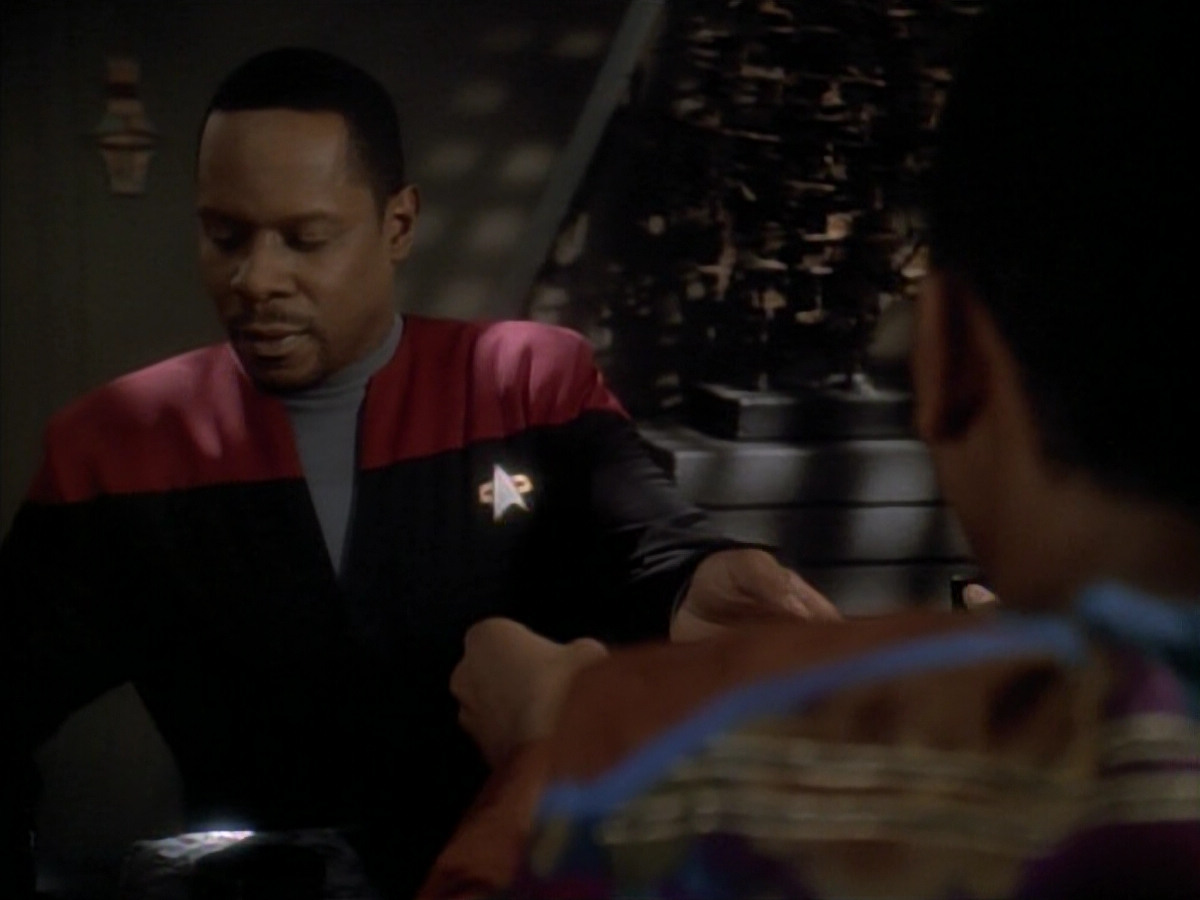 extant_StarTrek_DS9_3x23-FamilyBusiness_00071.jpg