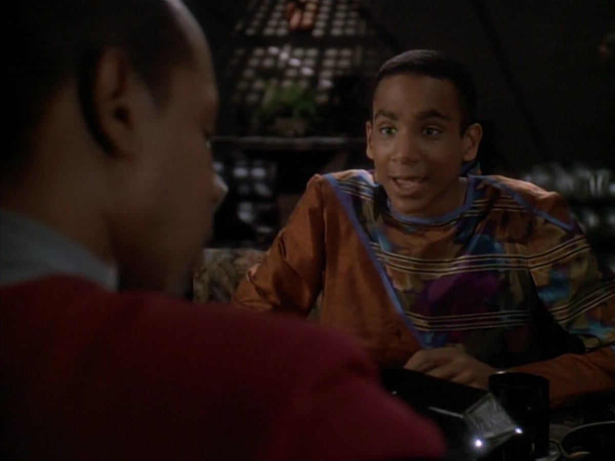 extant_StarTrek_DS9_3x23-FamilyBusiness_00074.jpg