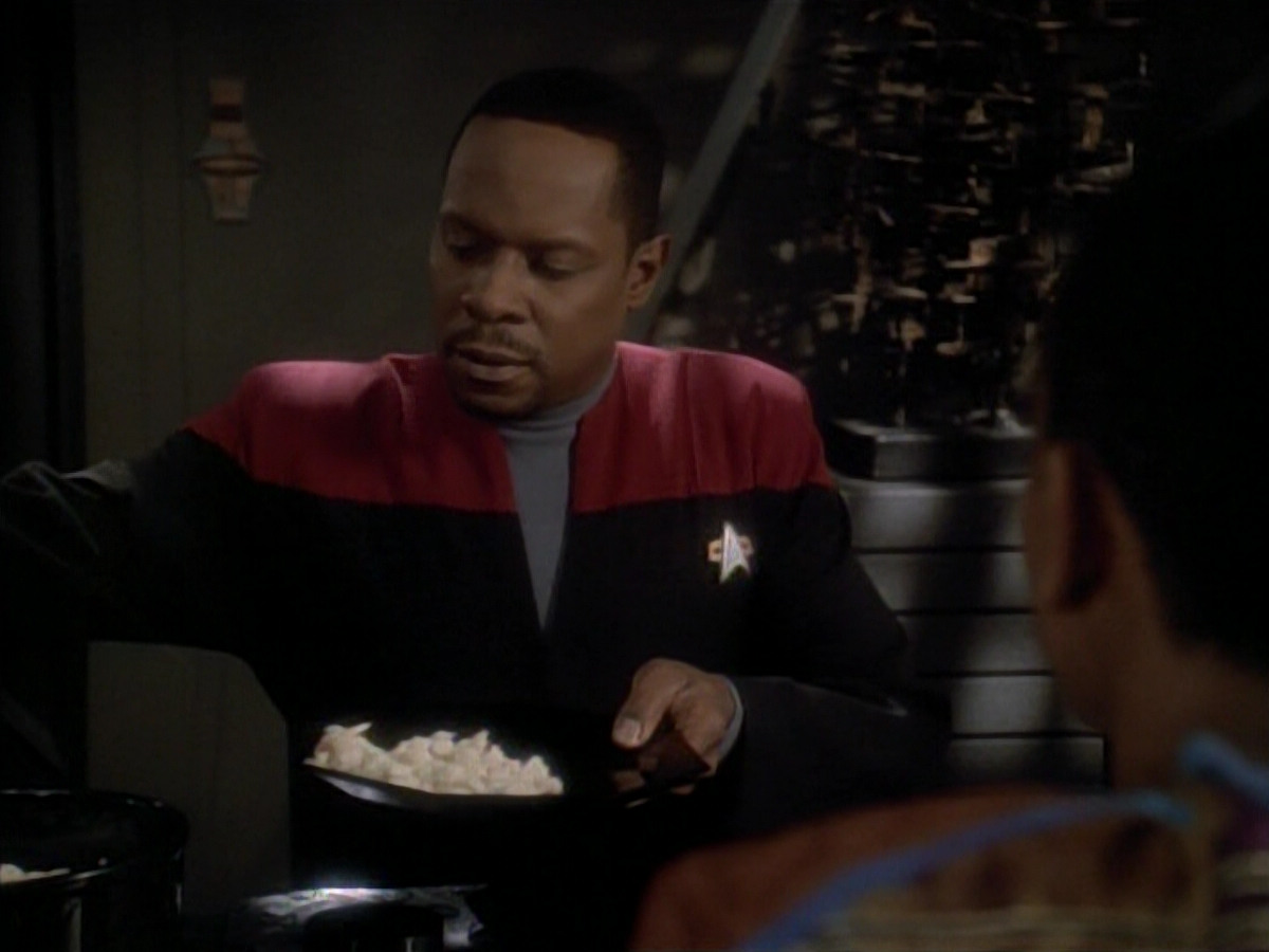extant_StarTrek_DS9_3x23-FamilyBusiness_00077.jpg