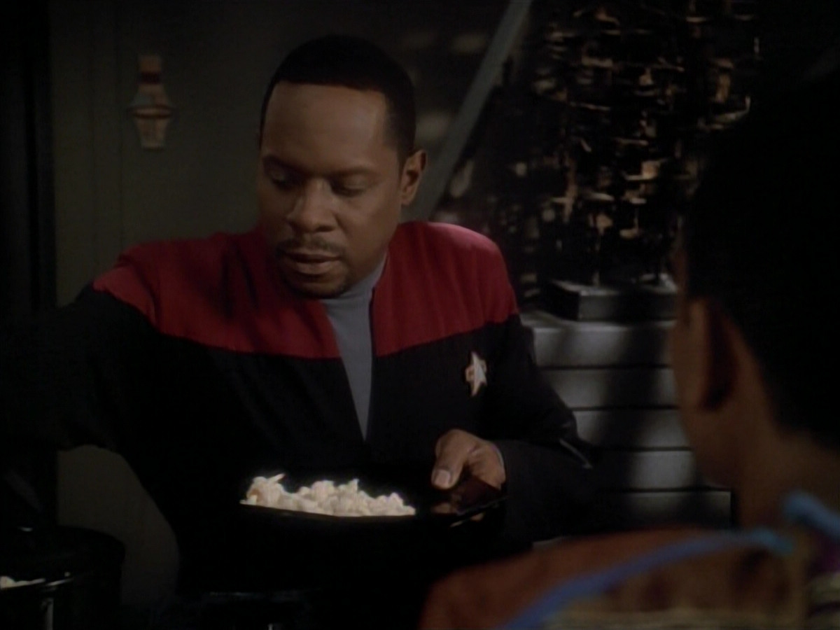 extant_StarTrek_DS9_3x23-FamilyBusiness_00078.jpg
