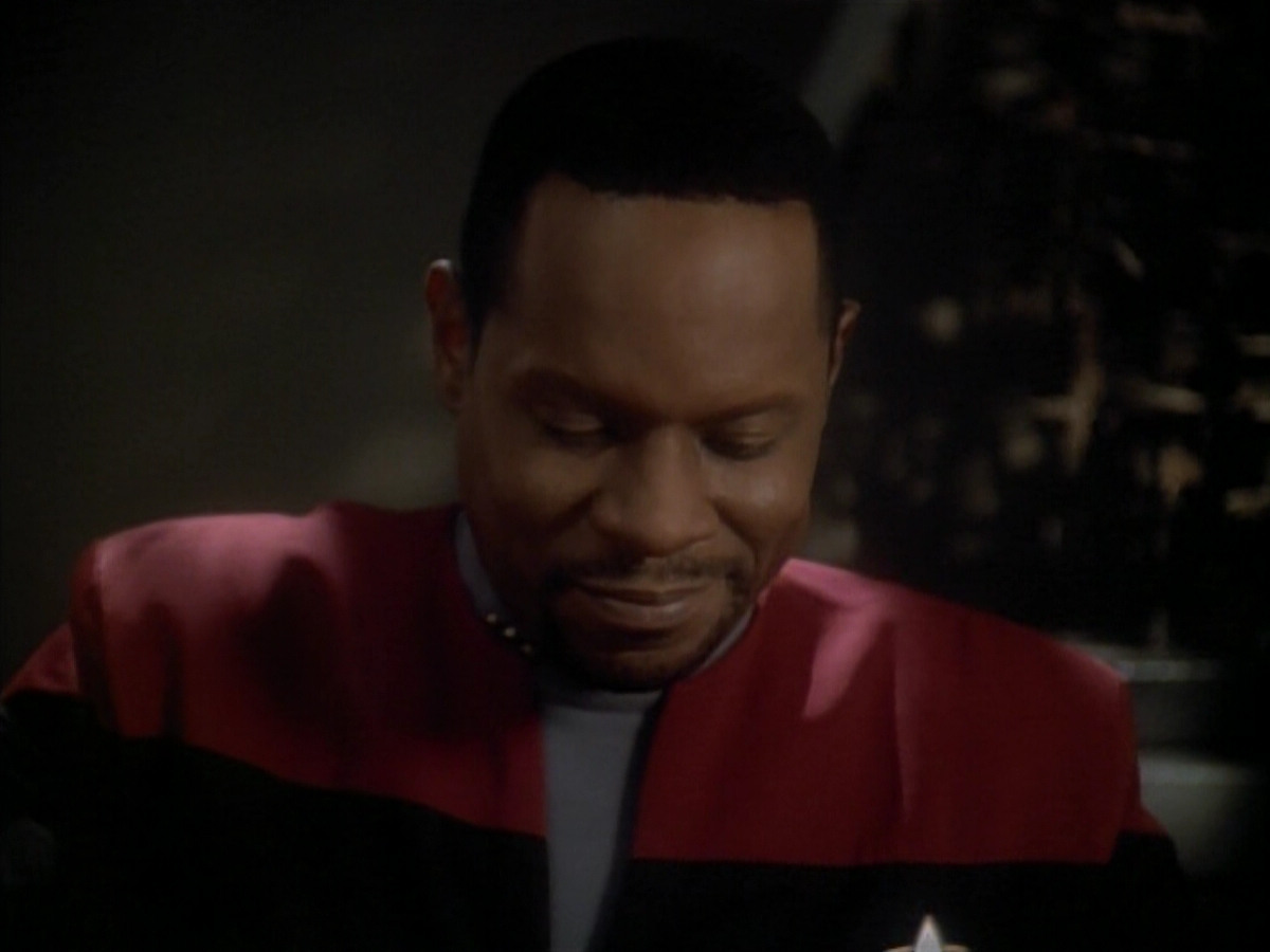 extant_StarTrek_DS9_3x23-FamilyBusiness_00105.jpg