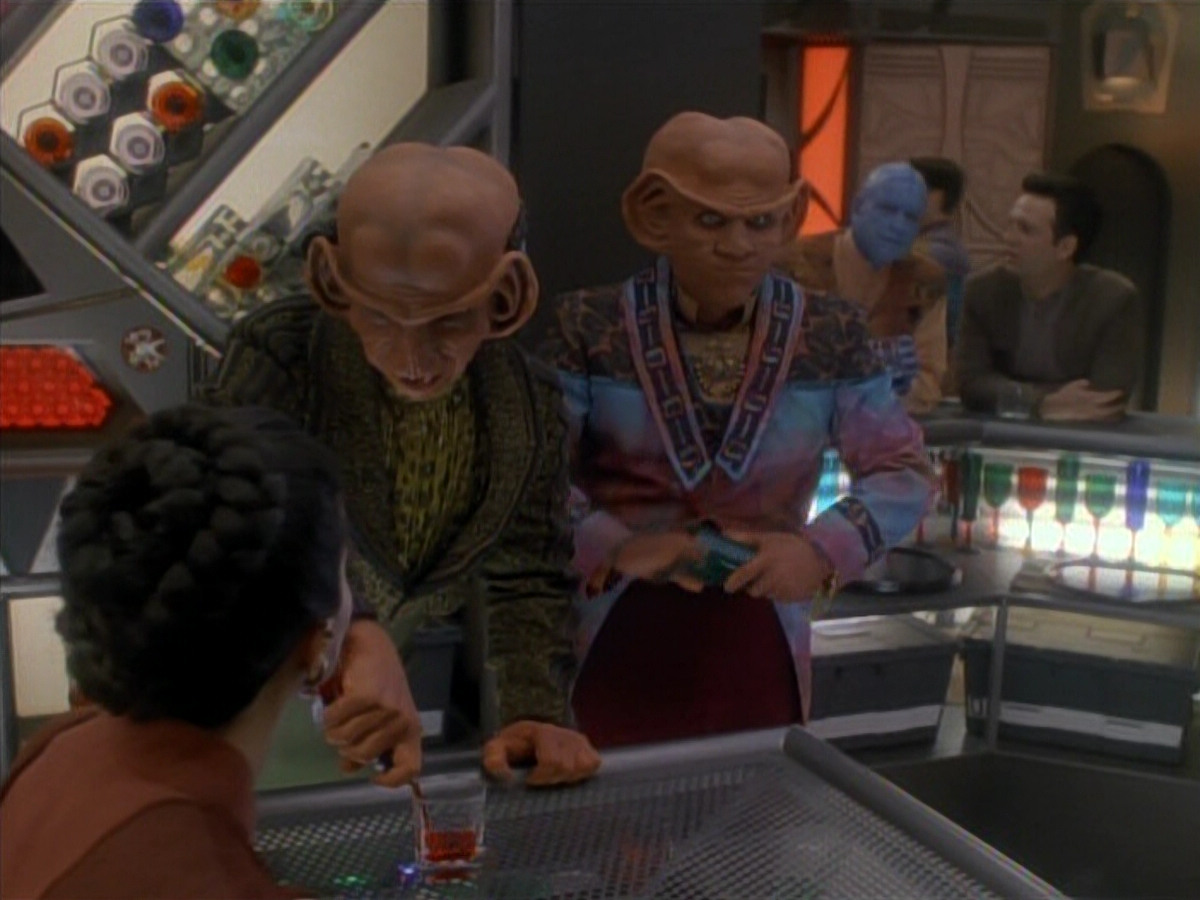 extant_StarTrek_DS9_3x23-FamilyBusiness_00140.jpg