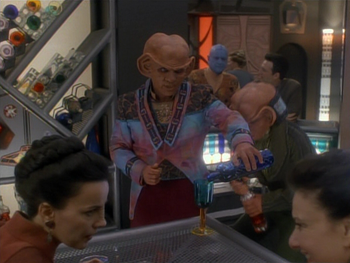 extant_StarTrek_DS9_3x23-FamilyBusiness_00152.jpg