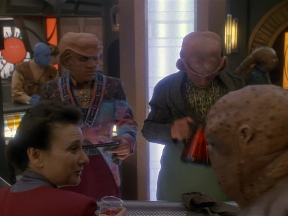 extant_StarTrek_DS9_3x23-FamilyBusiness_00162.jpg