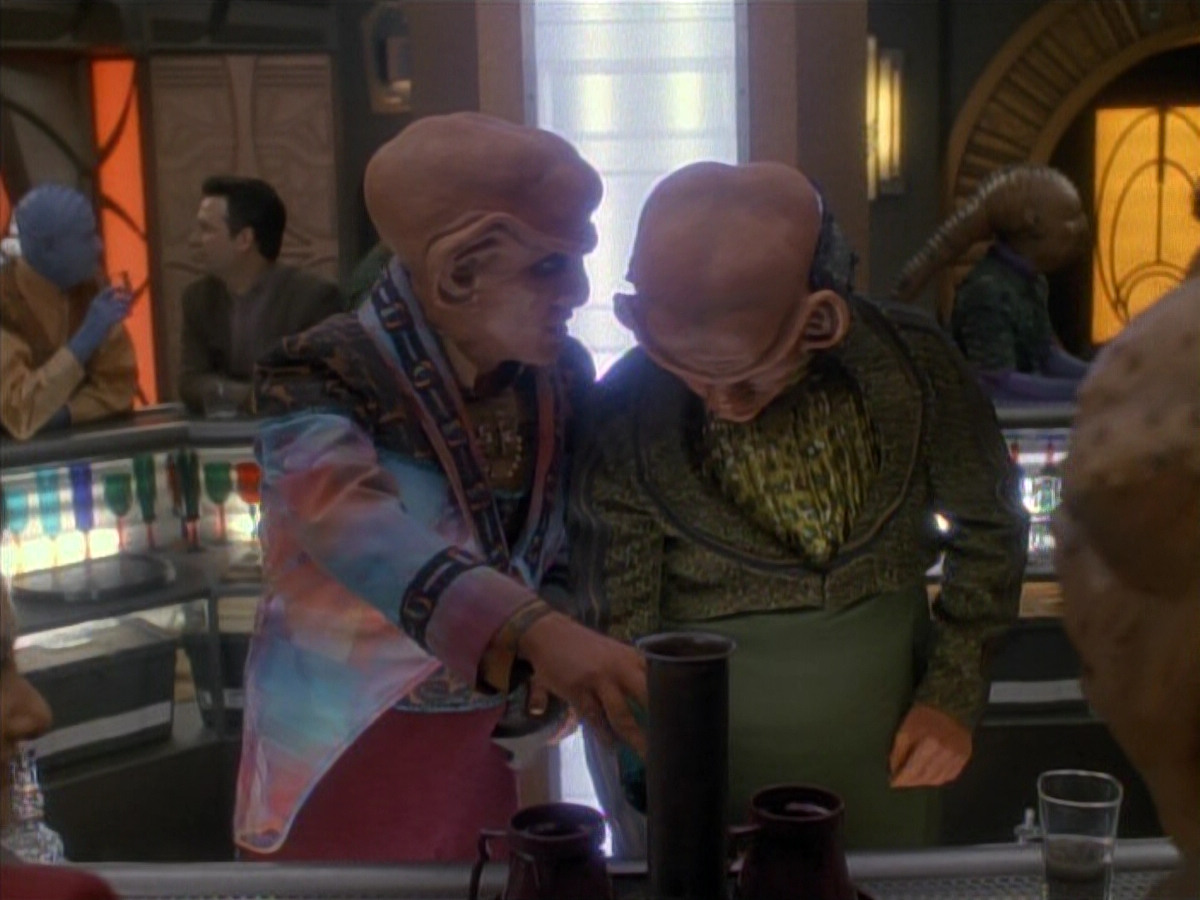 extant_StarTrek_DS9_3x23-FamilyBusiness_00176.jpg