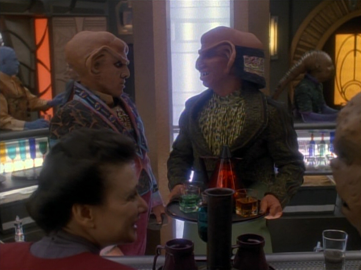extant_StarTrek_DS9_3x23-FamilyBusiness_00196.jpg