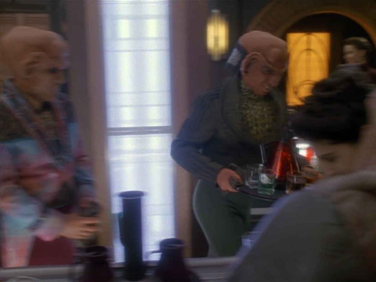 extant_StarTrek_DS9_3x23-FamilyBusiness_00199.jpg