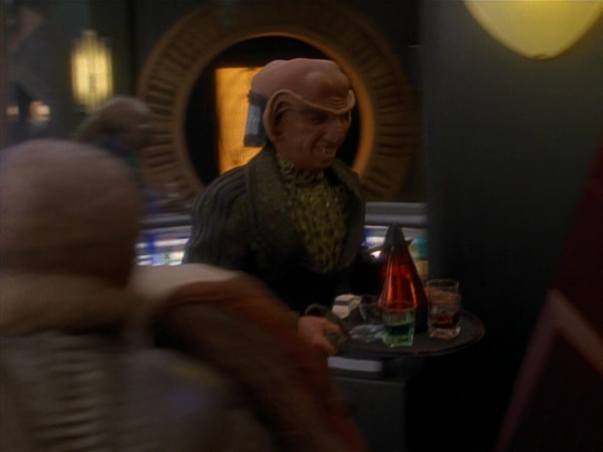 extant_StarTrek_DS9_3x23-FamilyBusiness_00200.jpg
