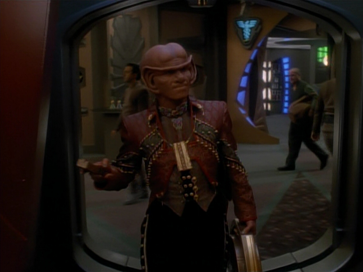 extant_StarTrek_DS9_3x23-FamilyBusiness_00204.jpg