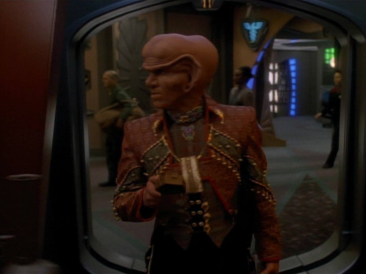 extant_StarTrek_DS9_3x23-FamilyBusiness_00207.jpg