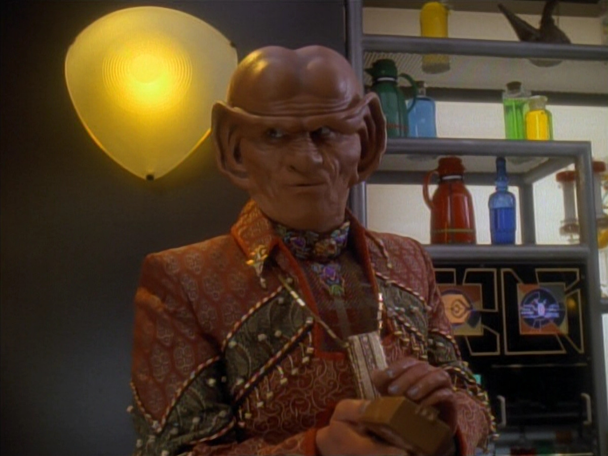extant_StarTrek_DS9_3x23-FamilyBusiness_00476.jpg