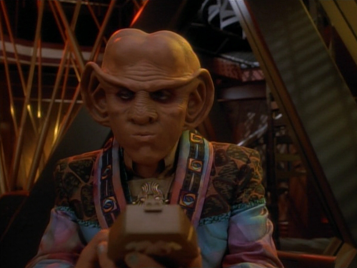 extant_StarTrek_DS9_3x23-FamilyBusiness_00497.jpg