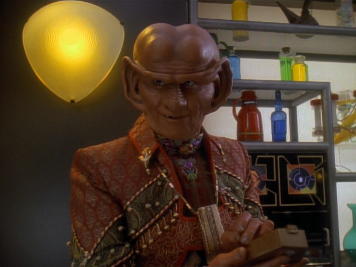 extant_StarTrek_DS9_3x23-FamilyBusiness_00502.jpg