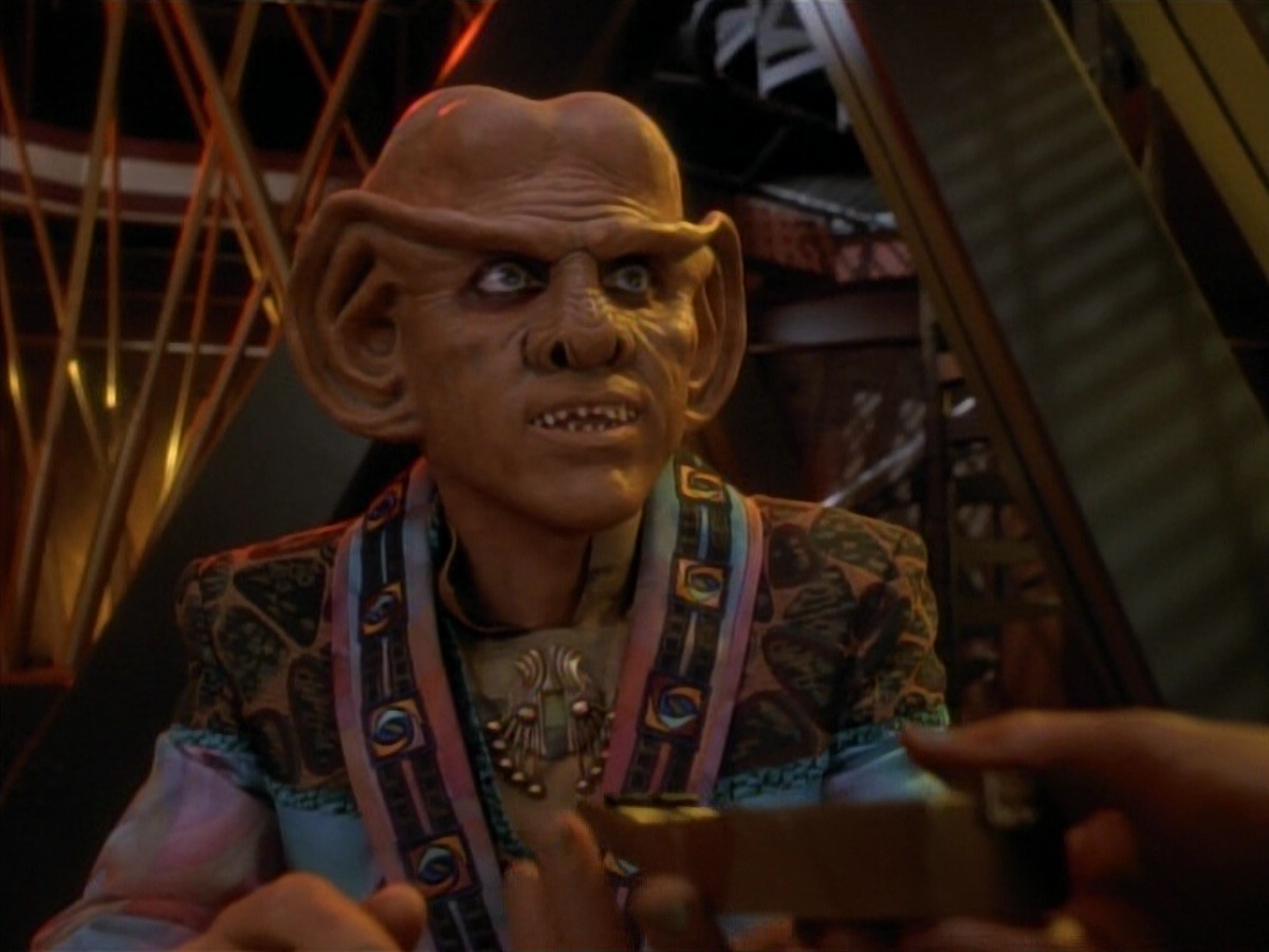 extant_StarTrek_DS9_3x23-FamilyBusiness_00535.jpg
