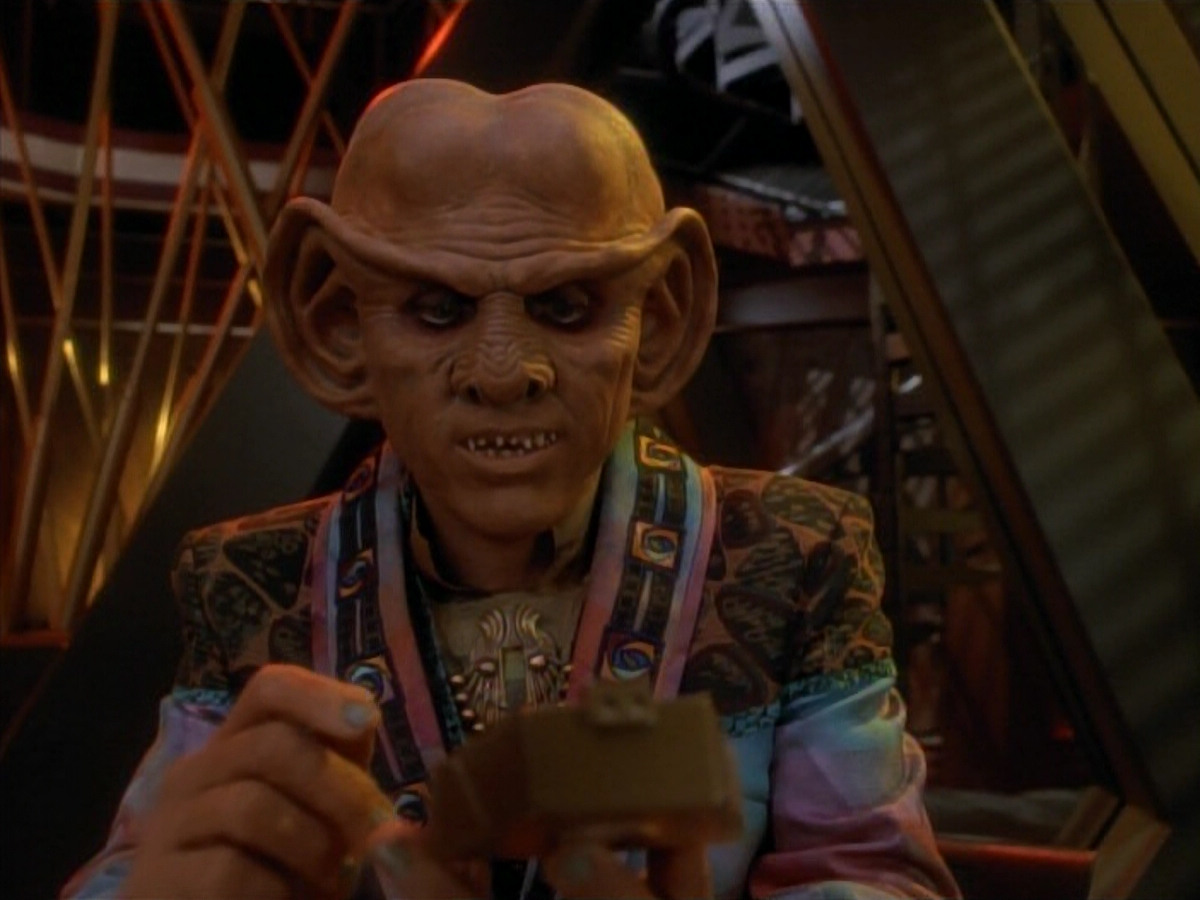 extant_StarTrek_DS9_3x23-FamilyBusiness_00538.jpg