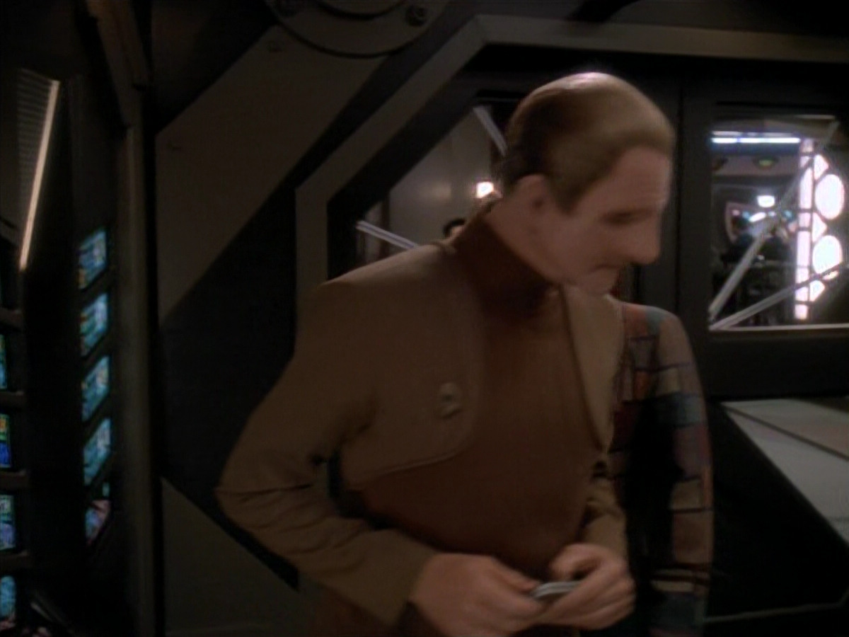 extant_StarTrek_DS9_3x23-FamilyBusiness_00675.jpg