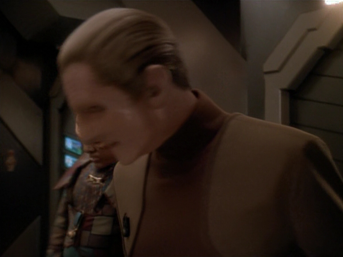 extant_StarTrek_DS9_3x23-FamilyBusiness_00704.jpg