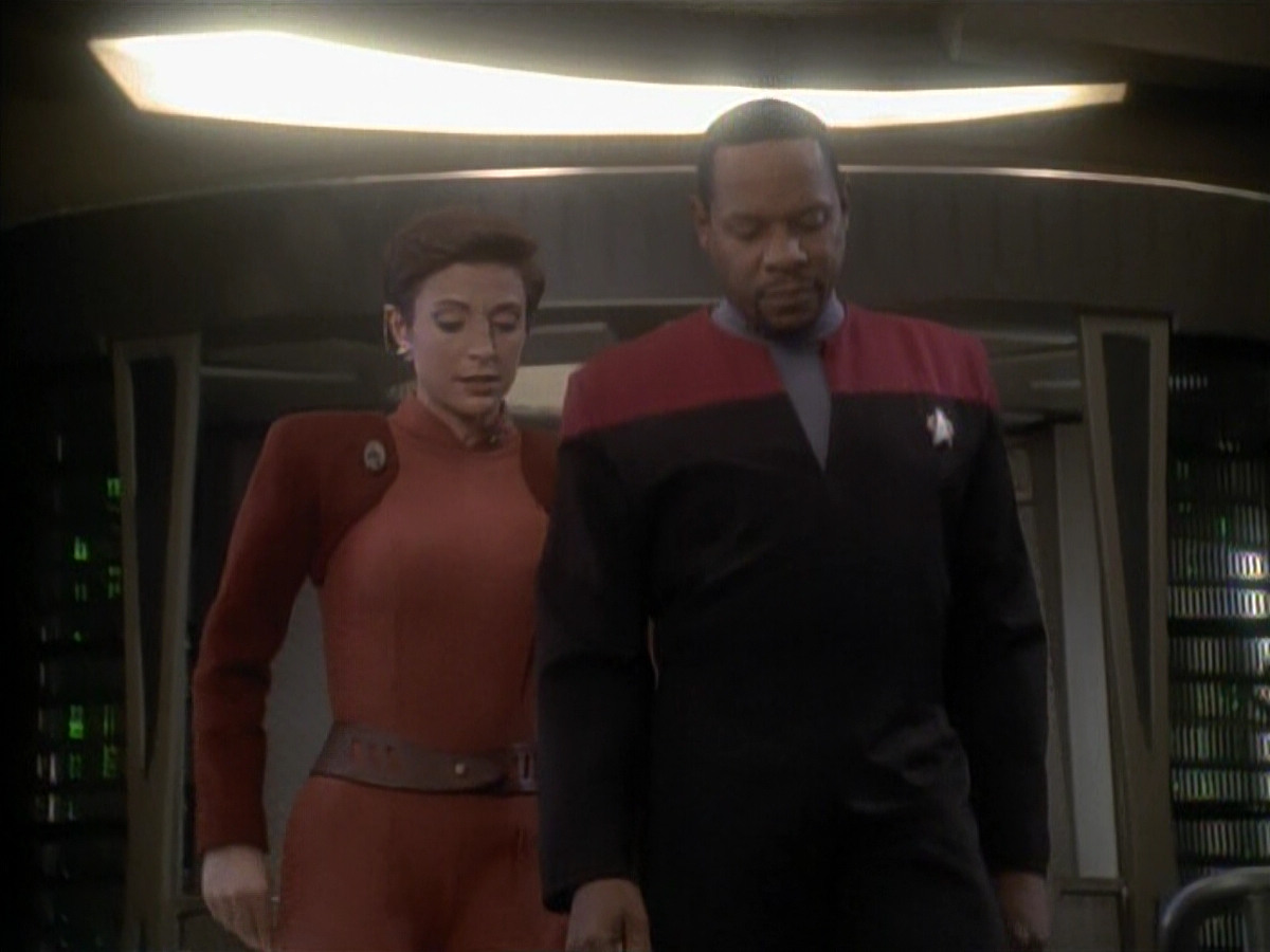 extant_StarTrek_DS9_3x23-FamilyBusiness_00745.jpg