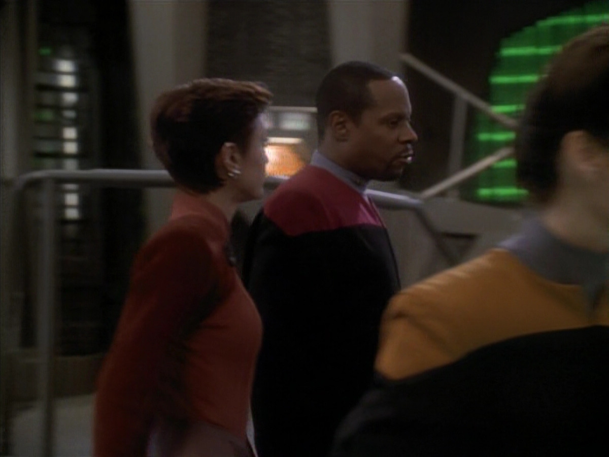 extant_StarTrek_DS9_3x23-FamilyBusiness_00749.jpg