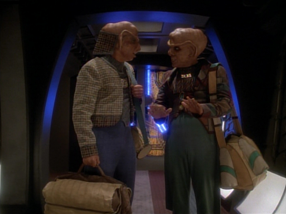 extant_StarTrek_DS9_3x23-FamilyBusiness_00840.jpg