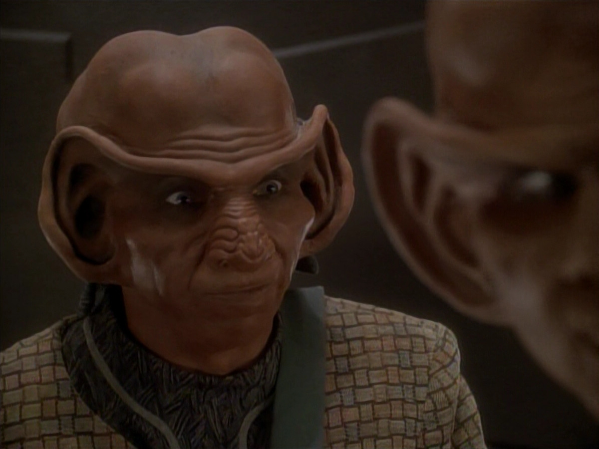 extant_StarTrek_DS9_3x23-FamilyBusiness_00880.jpg