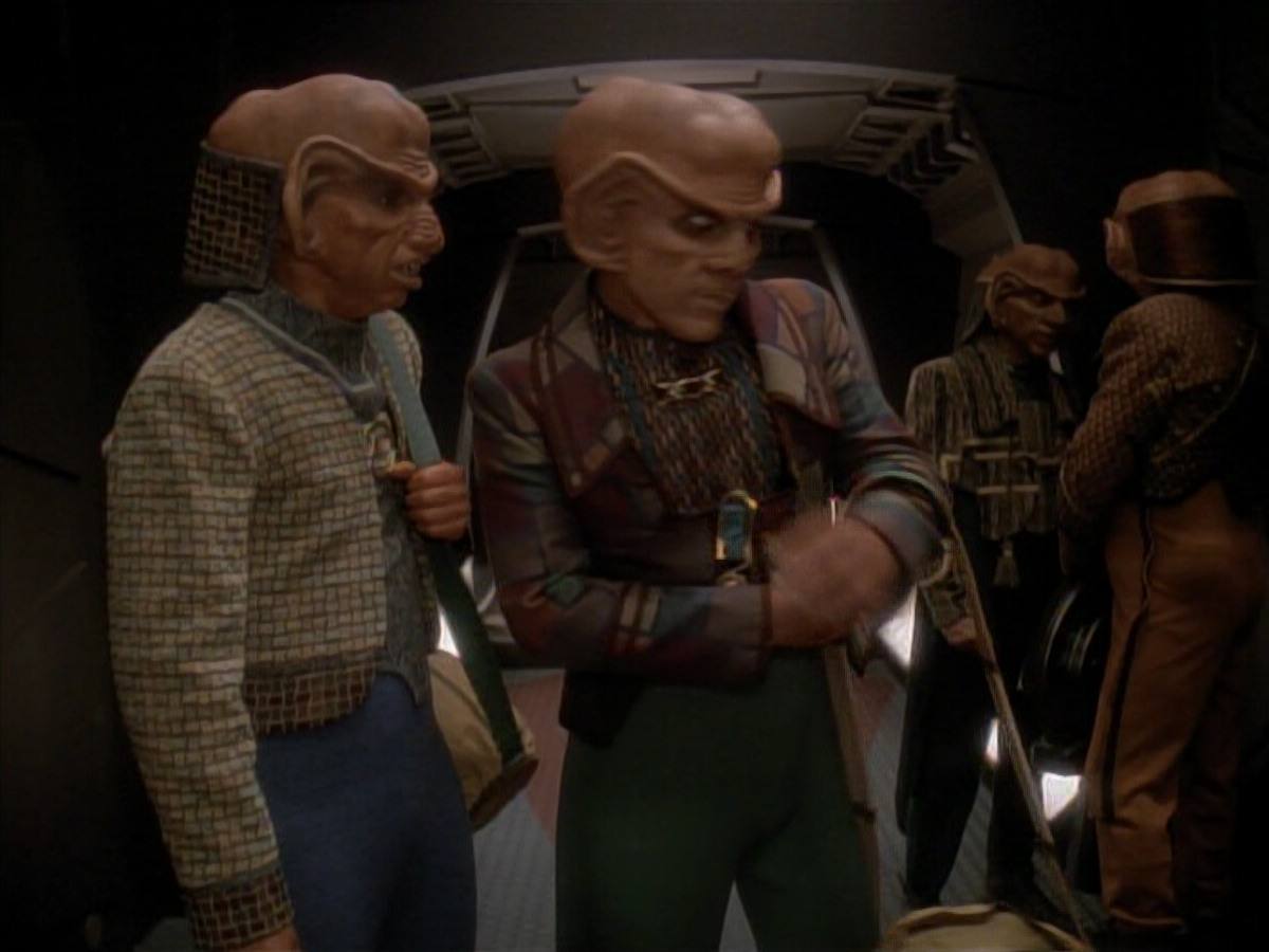 extant_StarTrek_DS9_3x23-FamilyBusiness_00913.jpg
