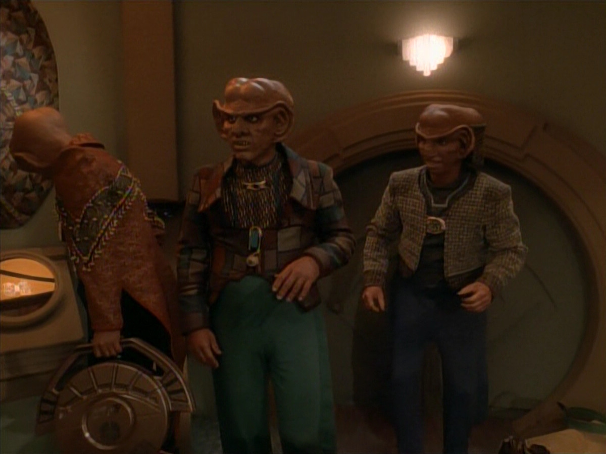 extant_StarTrek_DS9_3x23-FamilyBusiness_00994.jpg