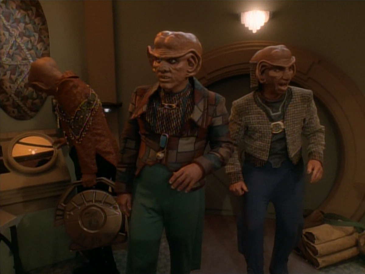 extant_StarTrek_DS9_3x23-FamilyBusiness_00996.jpg