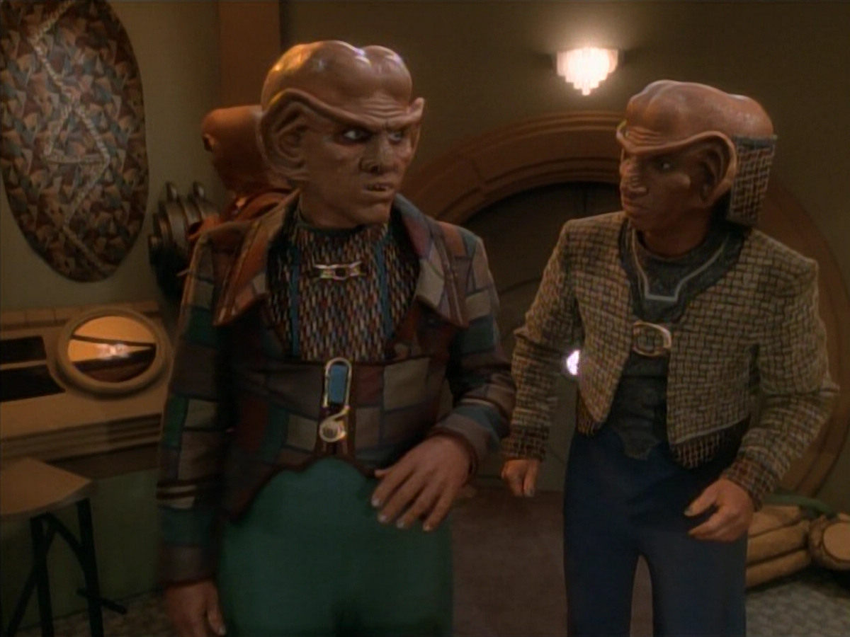 extant_StarTrek_DS9_3x23-FamilyBusiness_01000.jpg