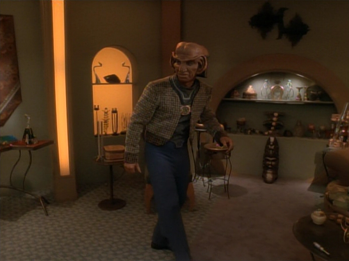 extant_StarTrek_DS9_3x23-FamilyBusiness_01014.jpg