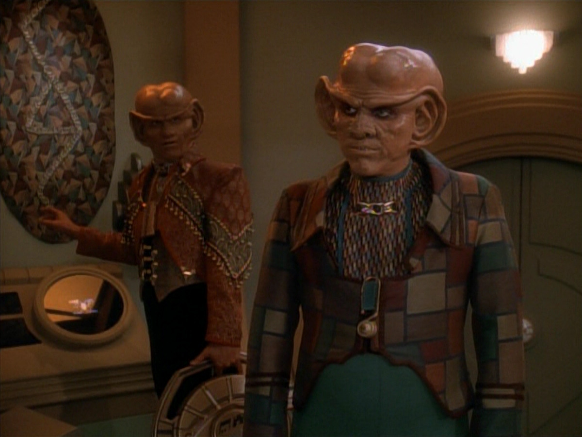extant_StarTrek_DS9_3x23-FamilyBusiness_01023.jpg