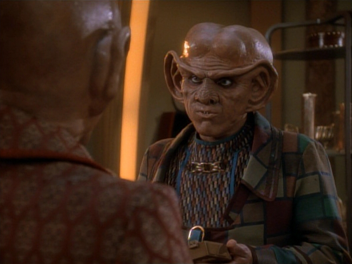 extant_StarTrek_DS9_3x23-FamilyBusiness_01055.jpg