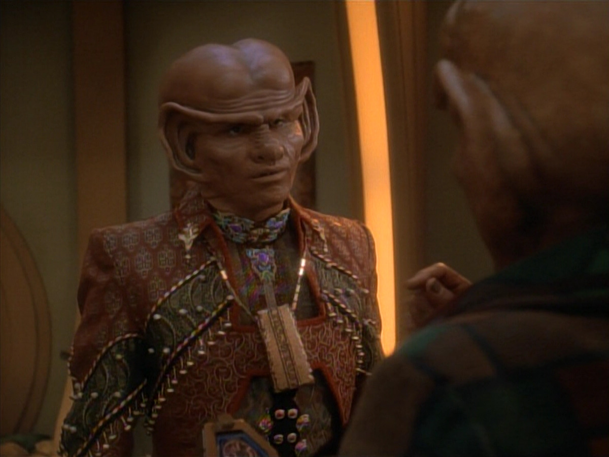extant_StarTrek_DS9_3x23-FamilyBusiness_01069.jpg