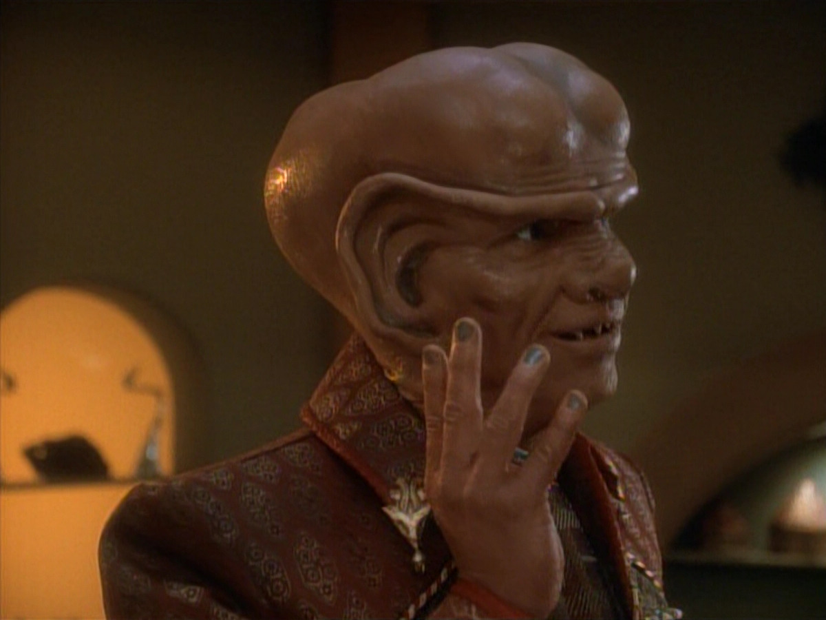 extant_StarTrek_DS9_3x23-FamilyBusiness_01112.jpg