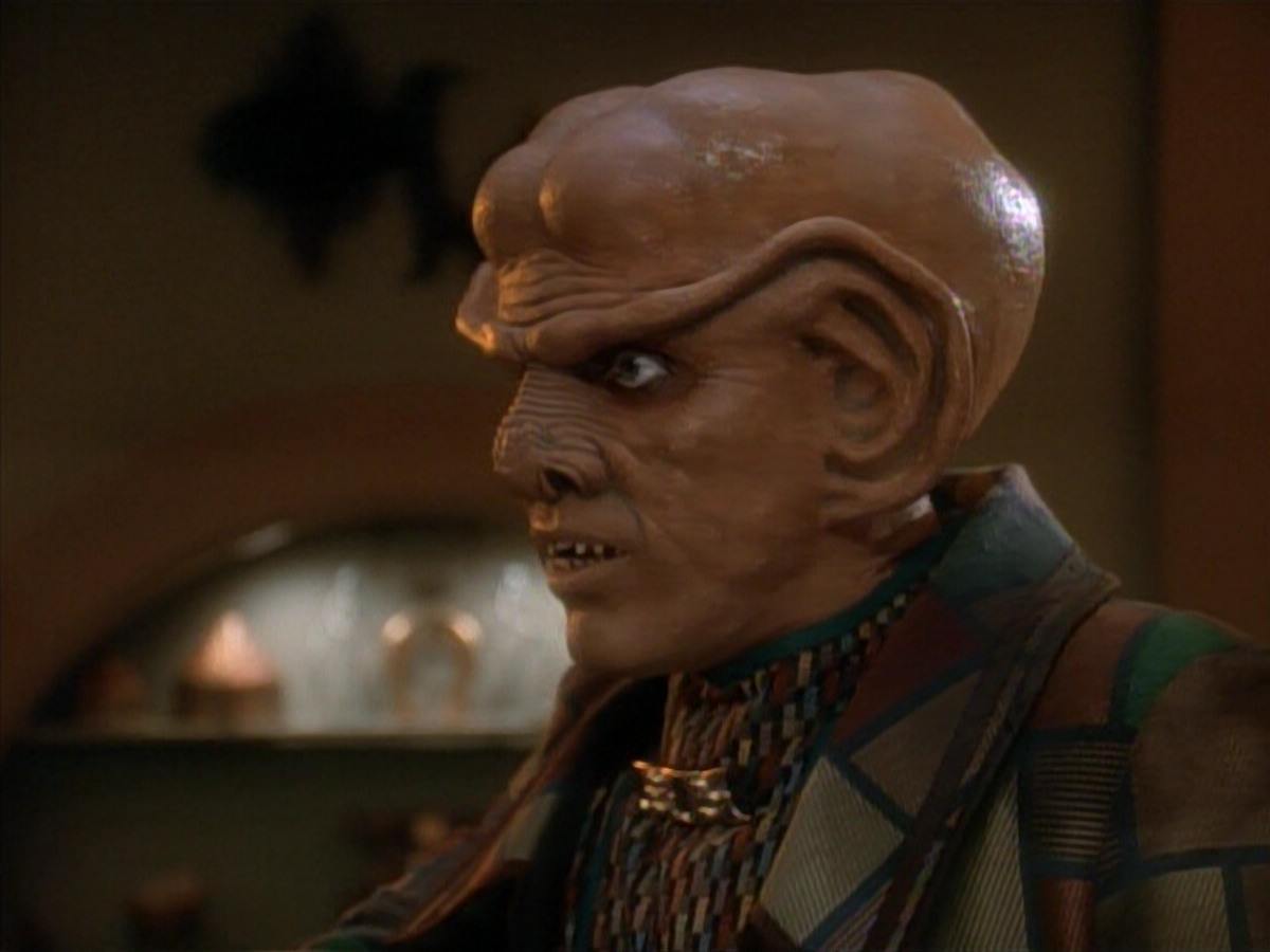 extant_StarTrek_DS9_3x23-FamilyBusiness_01122.jpg