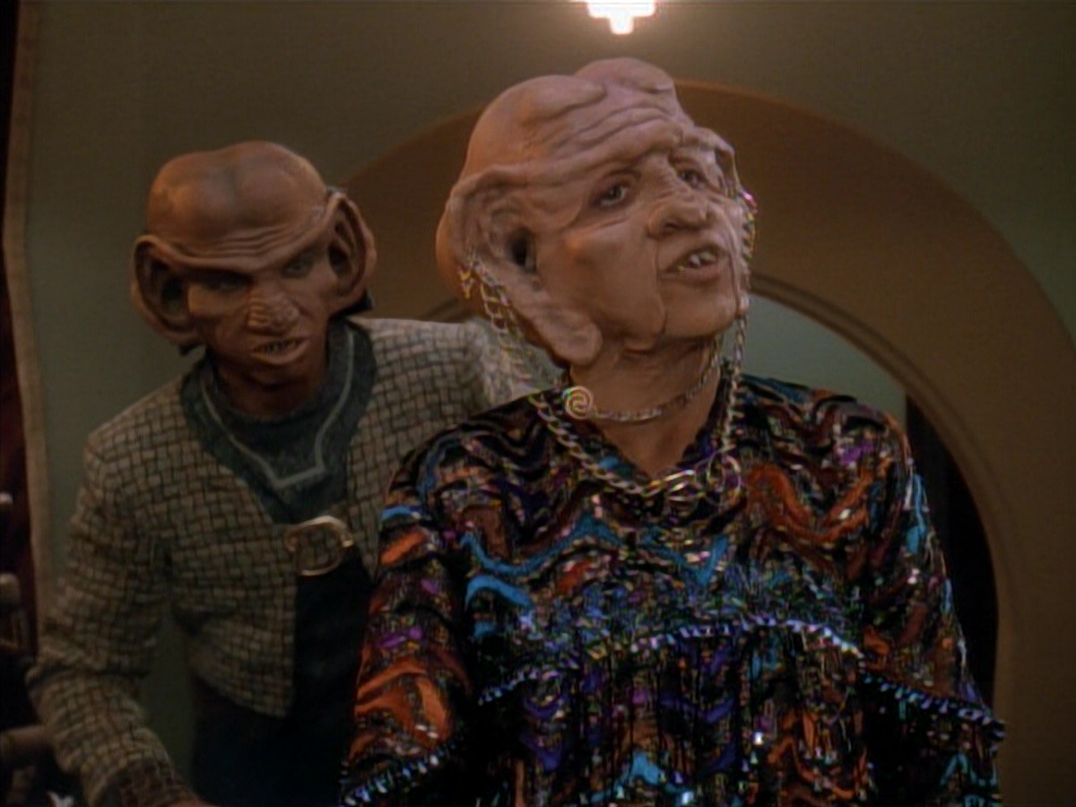 extant_StarTrek_DS9_3x23-FamilyBusiness_01126.jpg