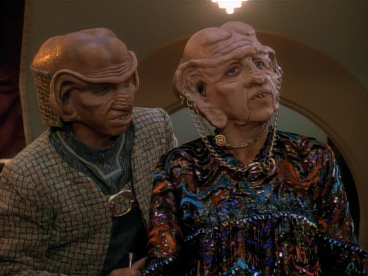 extant_StarTrek_DS9_3x23-FamilyBusiness_01127.jpg