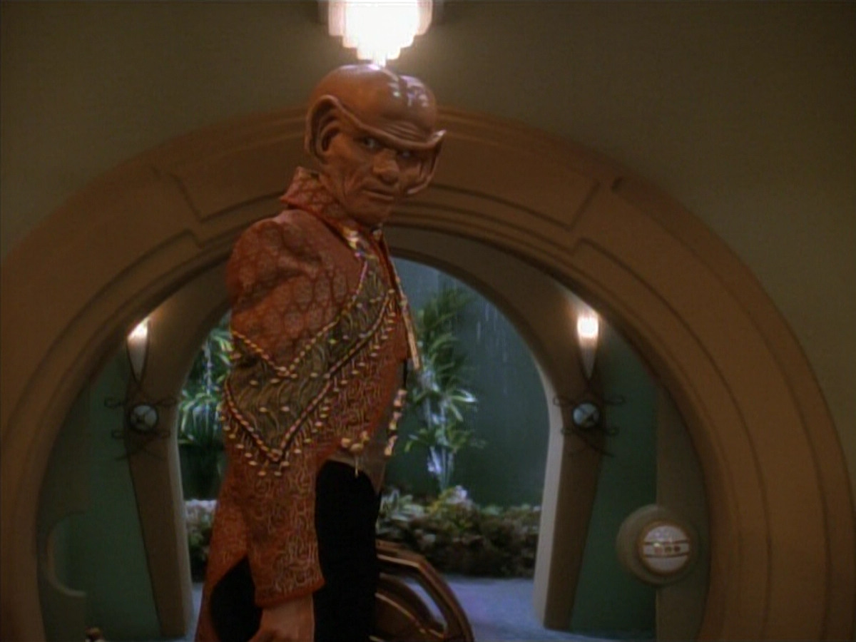extant_StarTrek_DS9_3x23-FamilyBusiness_01149.jpg