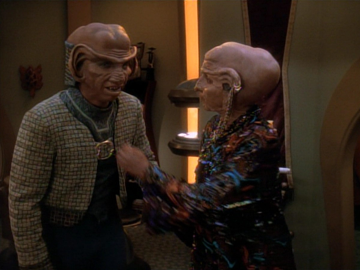 extant_StarTrek_DS9_3x23-FamilyBusiness_01165.jpg