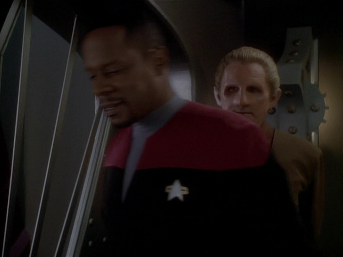 extant_StarTrek_DS9_3x23-FamilyBusiness_01301.jpg