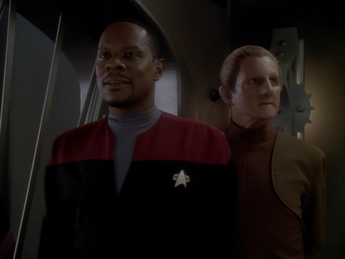 extant_StarTrek_DS9_3x23-FamilyBusiness_01313.jpg