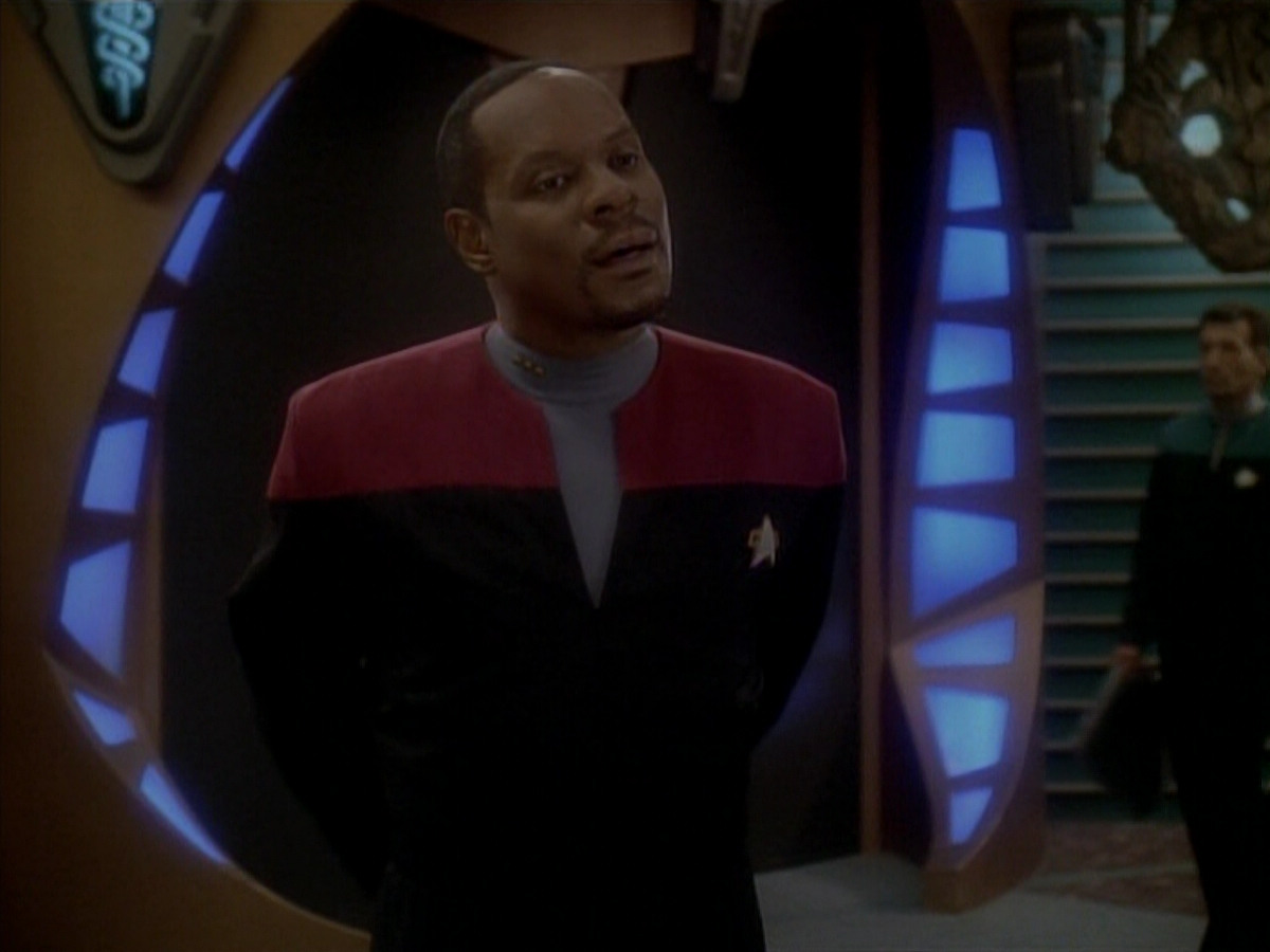 extant_StarTrek_DS9_3x23-FamilyBusiness_01348.jpg